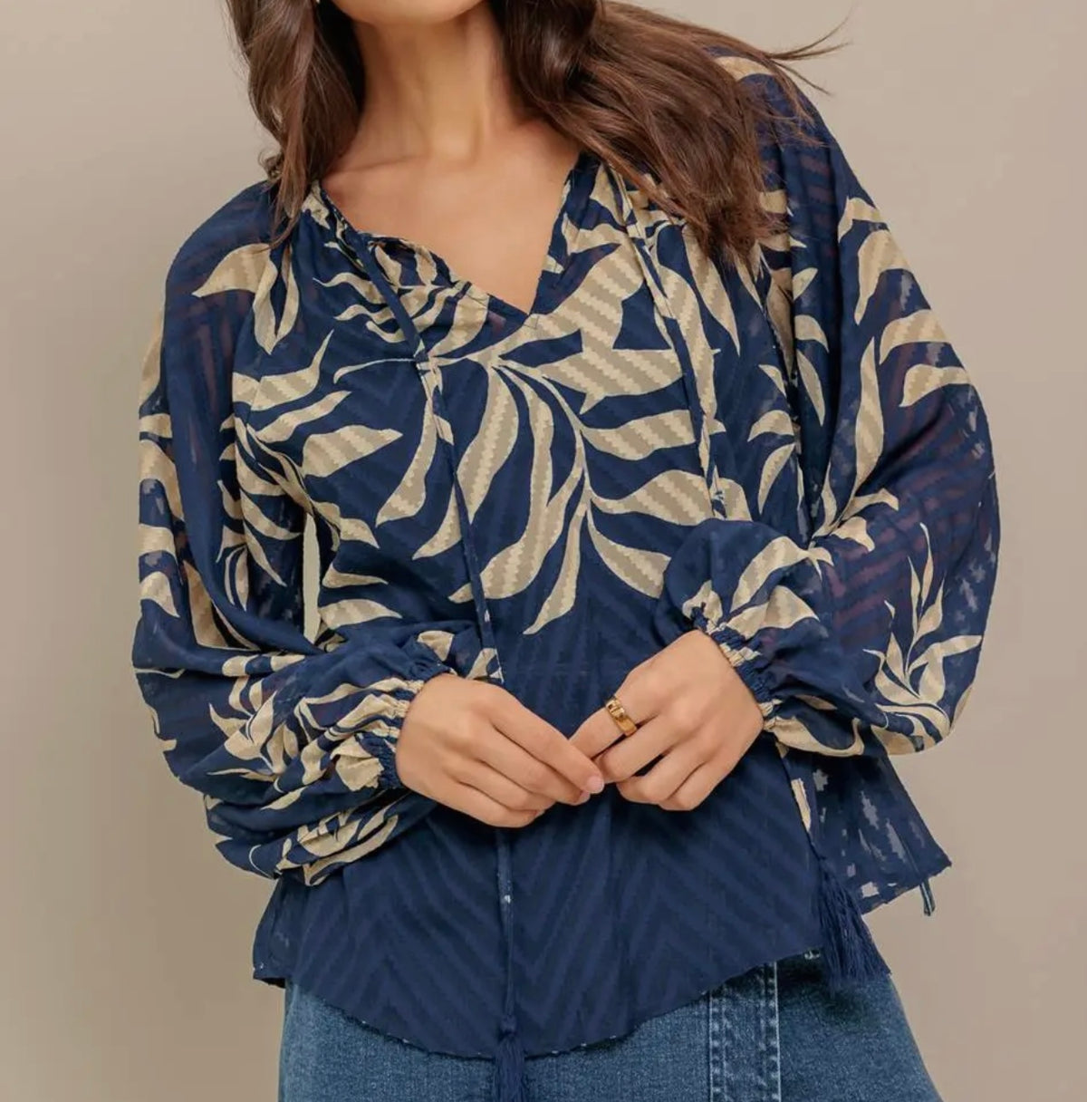 SU25 FT Navy Woven Top
