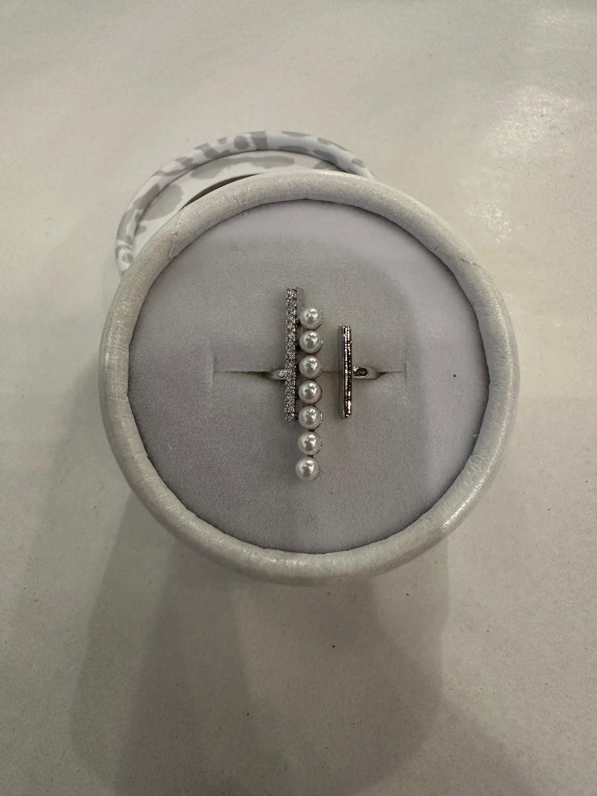 SU25 Erimish Pearl Bar Silver Ring