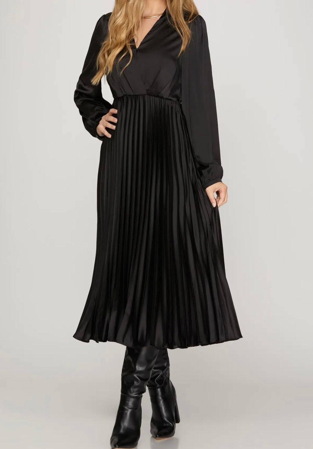 F25 S&S Black LS Pleated Midi Dress